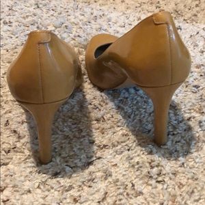 Ann Taylor Nude/Beige Pumps Sz 7